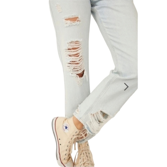 Free People Bonita Distressed High Waist Jeans in Dream Blue•Size 28•NWT - Picture 3 of 7